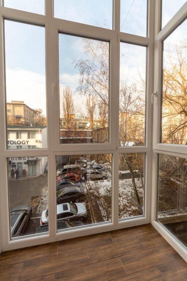 Дизайнерські Апартаменти У Центрі Біля Цуму Kiev Exterior foto
