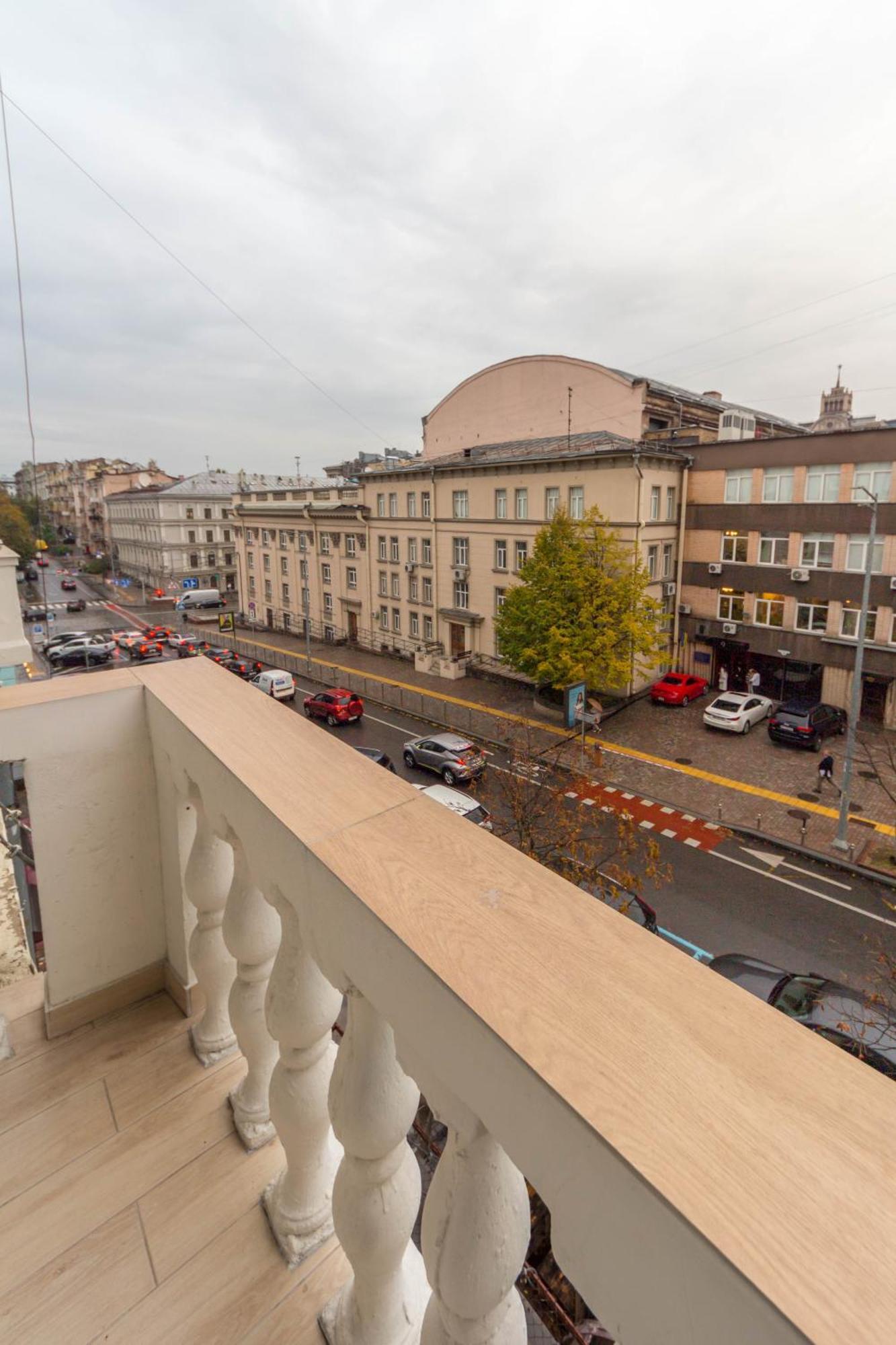 Дизайнерські Апартаменти У Центрі Біля Цуму Kiev Exterior foto
