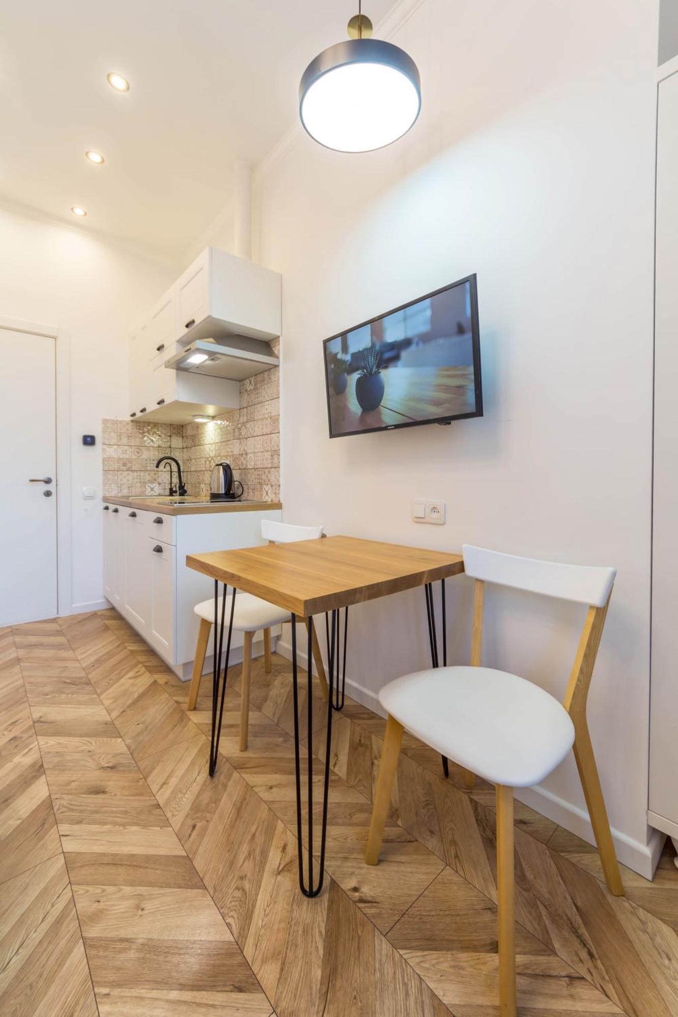 Дизайнерські Апартаменти У Центрі Біля Цуму Kiev Exterior foto